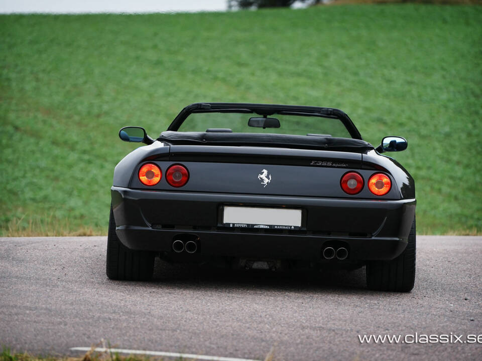 Immagine 21/33 di Ferrari F 355 Spider (1997)