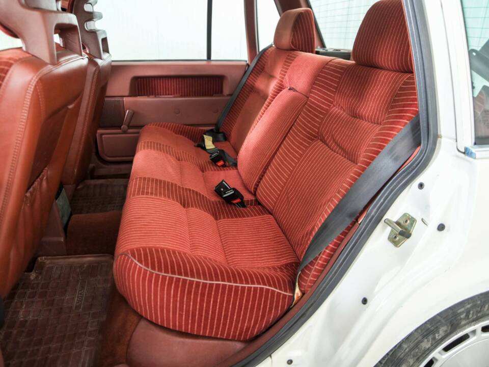 Image 37/50 de Volvo 740 (1984)