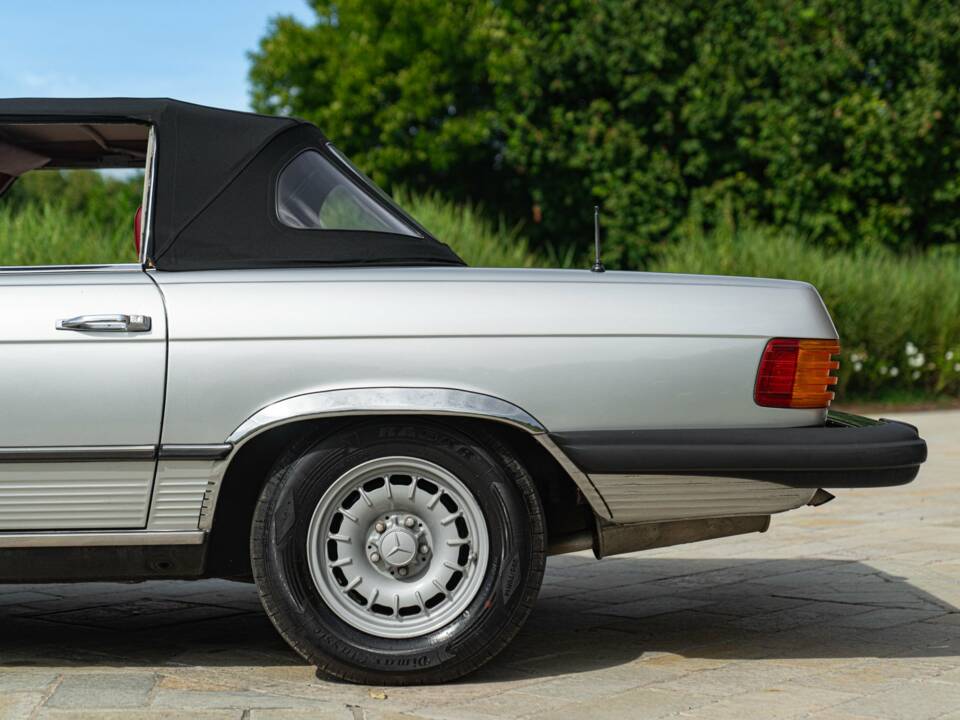 Image 21/50 de Mercedes-Benz 450 SL (1977)