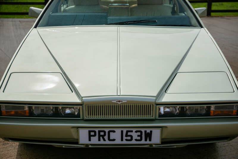 Image 11/39 of Aston Martin Lagonda (1982)
