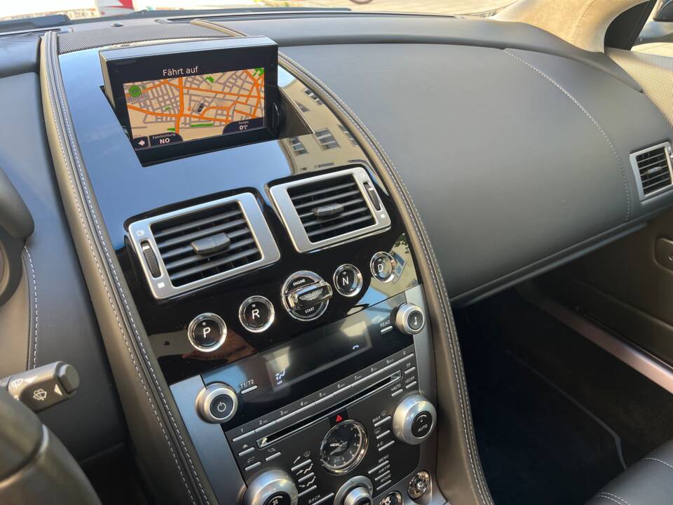 Bild 16/57 von Aston Martin Virage (2011)