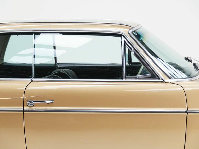 Imagen 10/15 de Mercedes-Benz 250 CE (1969)