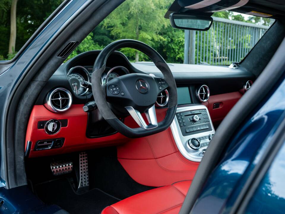 Afbeelding 14/38 van Mercedes-Benz SLS AMG (2010)