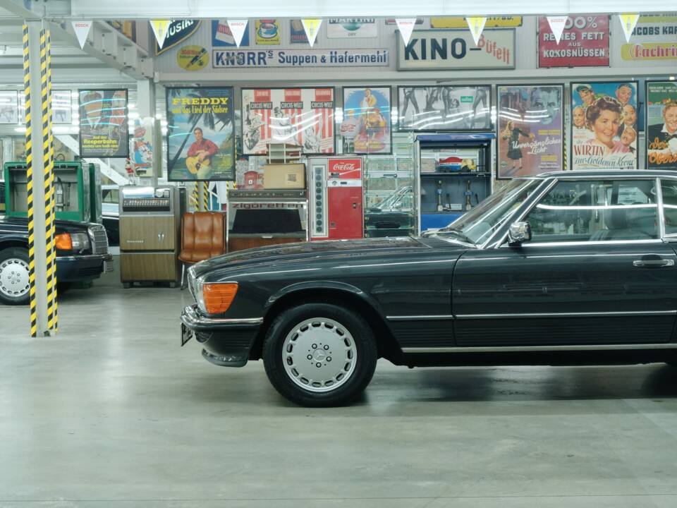 Image 5/50 de Mercedes-Benz 560 SL (1988)