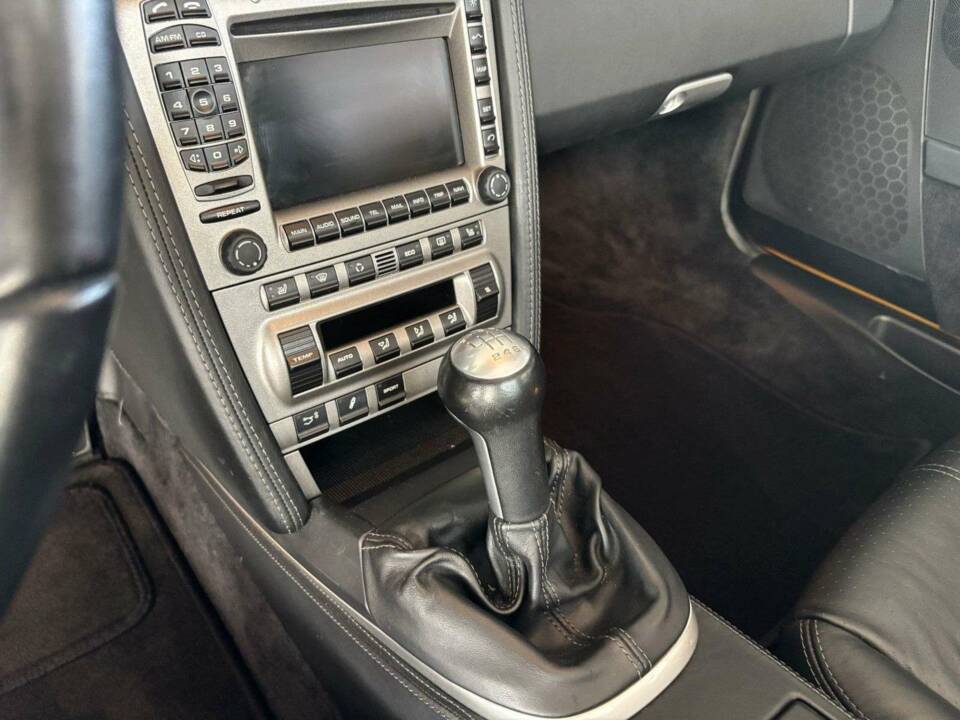 Bild 15/30 von Porsche 911 Carrera 4S (2005)