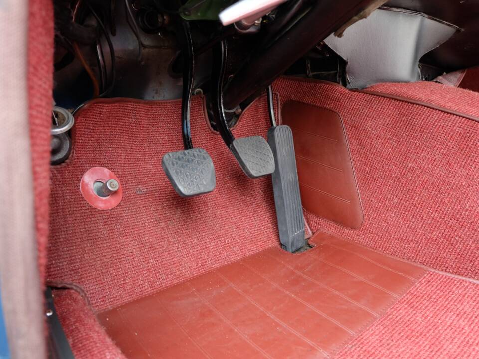 Image 66/76 de Mercedes-Benz 220 S b (1963)