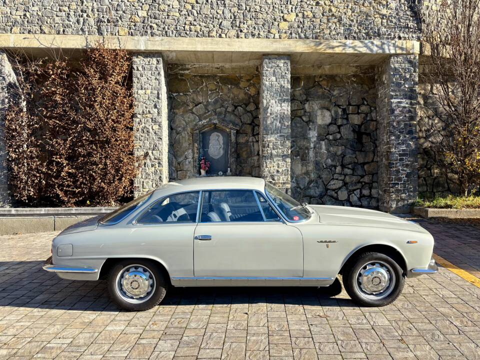 Bild 12/34 von Alfa Romeo 2600 Sprint (1963)