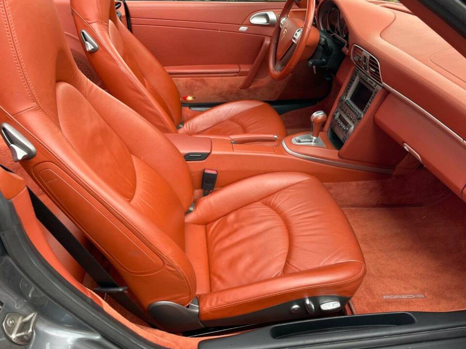 Image 12/16 of Porsche 911 Carrera S (2005)