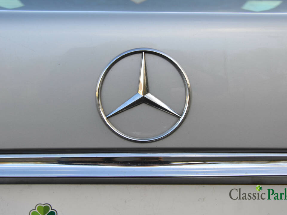 Image 38/39 of Mercedes-Benz 200 D (1993)