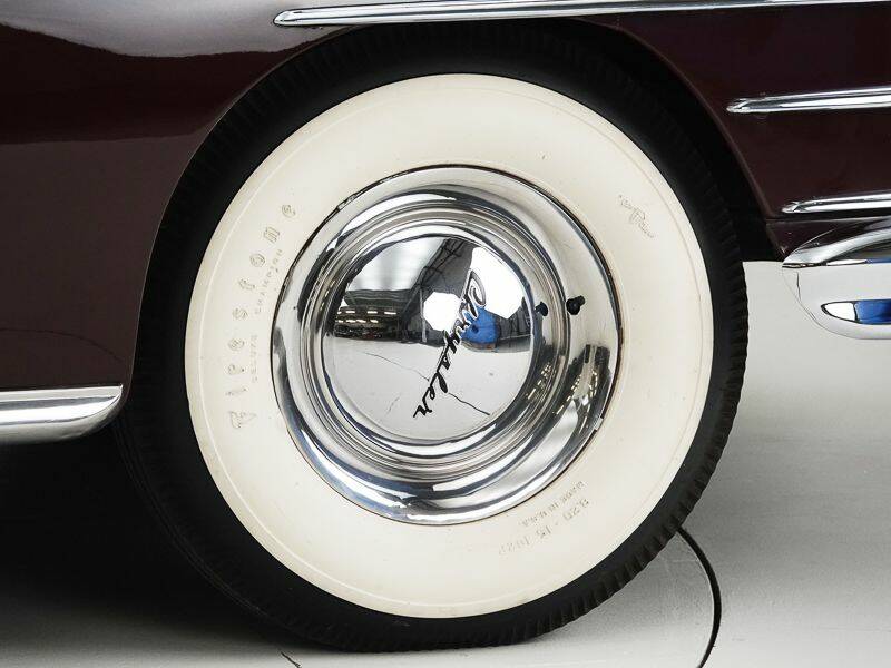 Image 11/15 of Chrysler Windsor Town &amp; Country (1947)