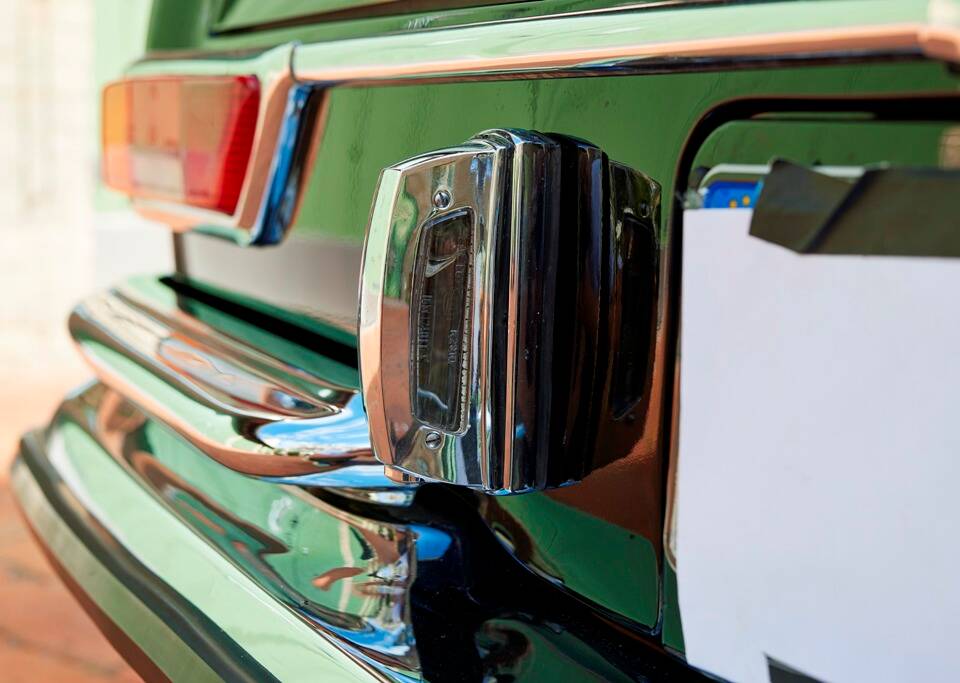 Image 36/188 of Mercedes-Benz 280 SE 3,5 (1971)