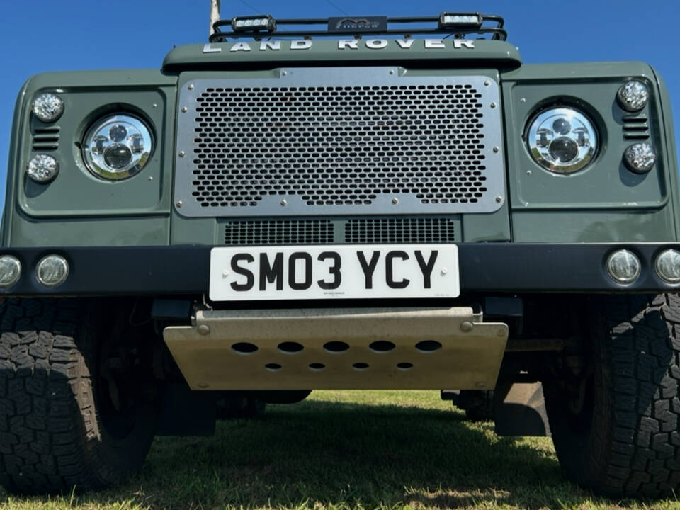 Image 8/62 de Land Rover Defender 90 (2003)