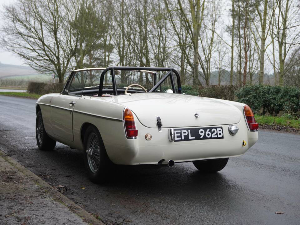 Image 4/17 de MG MGB (1964)