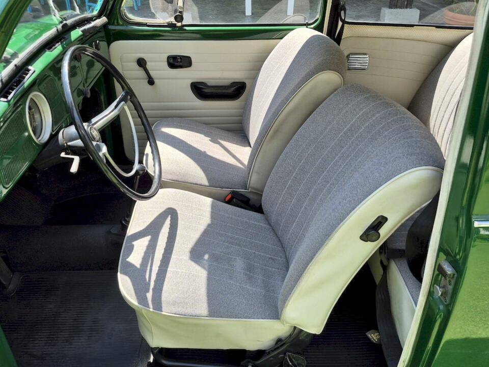 Image 30/54 de Volkswagen Käfer 1200 (1971)