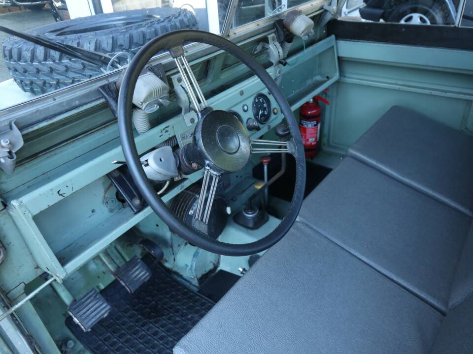Image 35/50 of Land Rover 88 (1965)