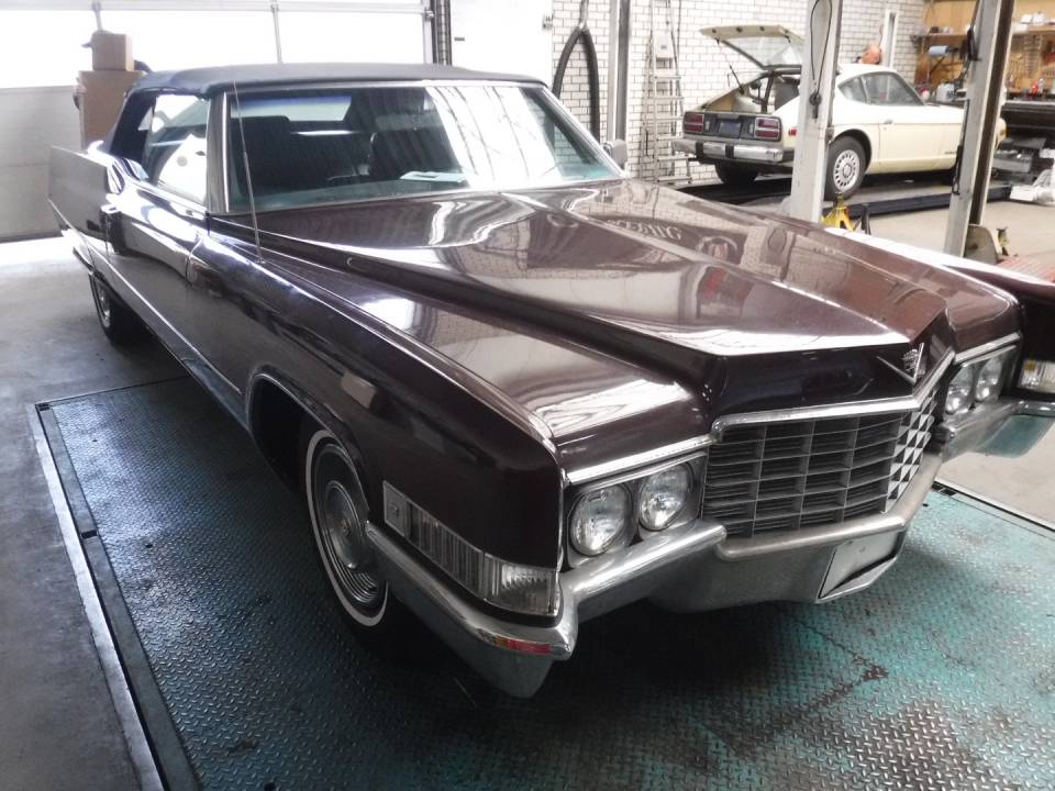 Image 18/40 of Cadillac DeVille Convertible (1969)
