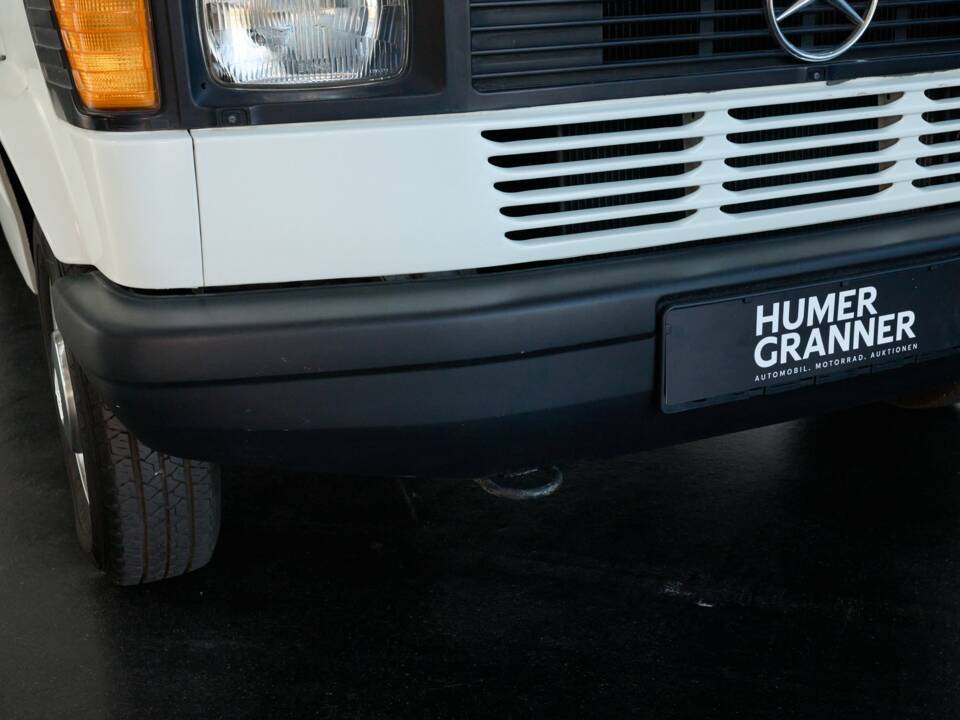 Image 21/43 of Mercedes-Benz T1 208 (1981)