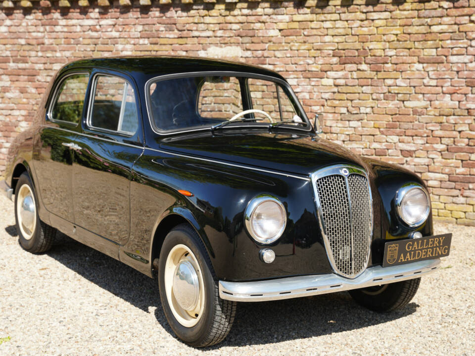 Image 33/50 of Lancia Appia C10 (1954)
