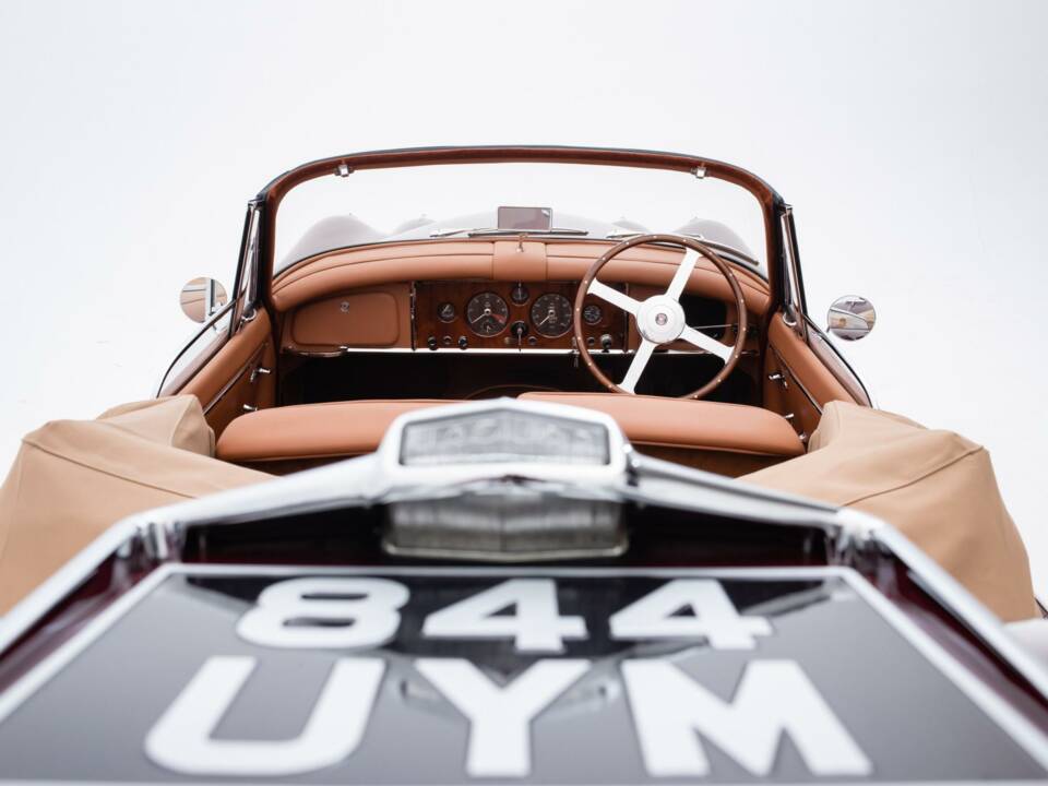 Immagine 34/41 di Jaguar XK 150 3.8 SE OTS (1960)