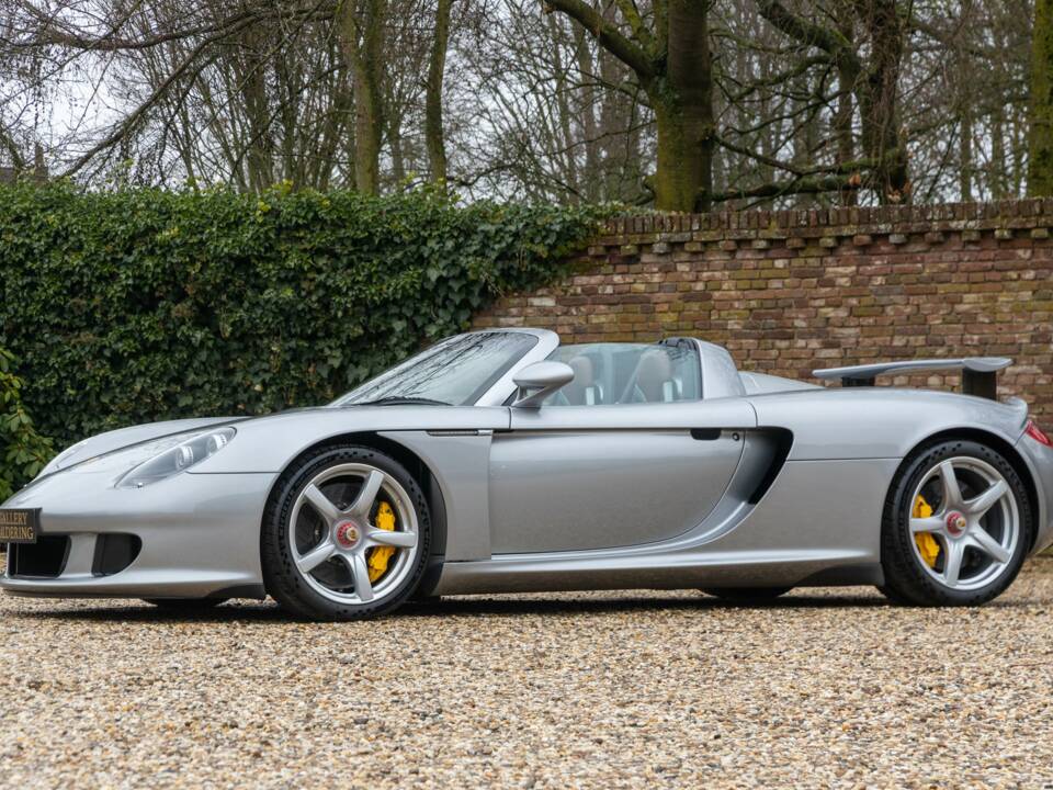 Image 40/50 de Porsche Carrera GT (2005)