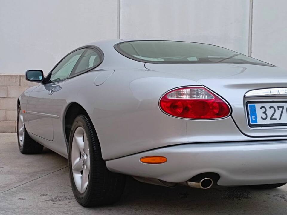 Bild 8/8 von Jaguar XK8 4.0 (2000)