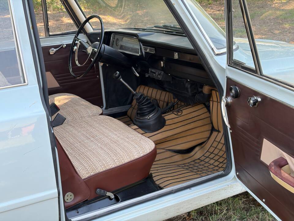 Image 21/30 of Alfa Romeo Giulia 1300 TI (1966)