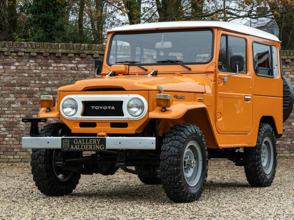 Image 1/50 of Toyota Land Cruiser FJ 40 (1980)