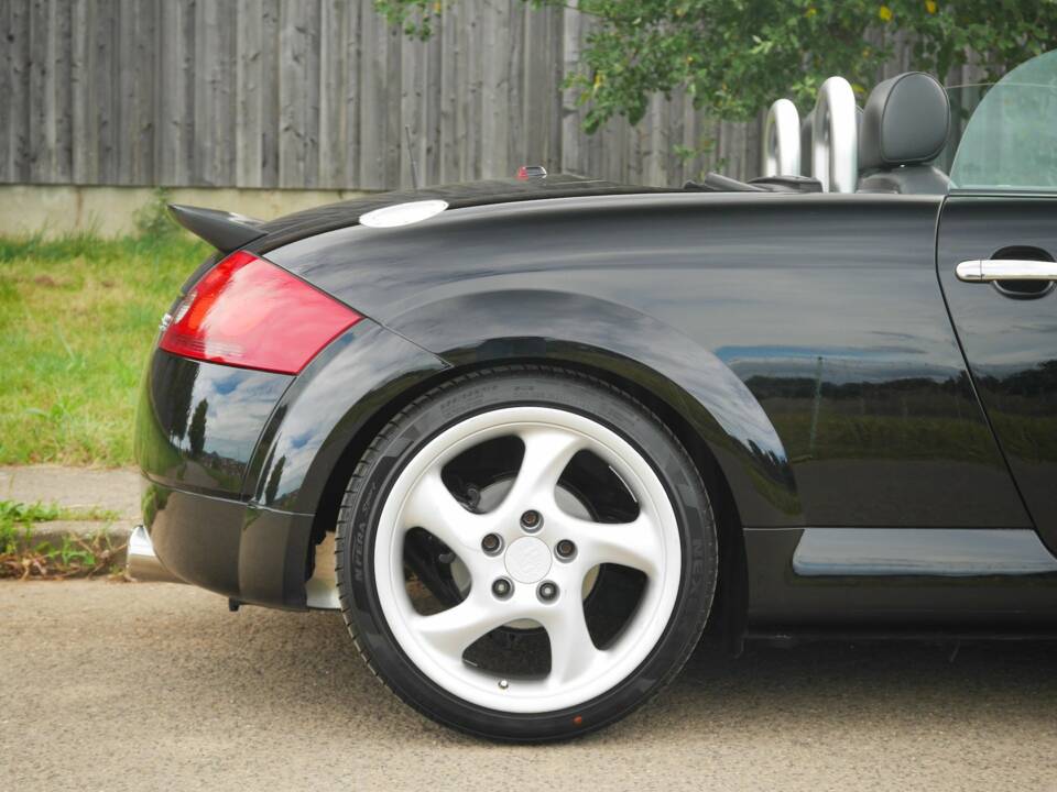 Image 10/35 of Audi TT 3.2 quattro (2004)