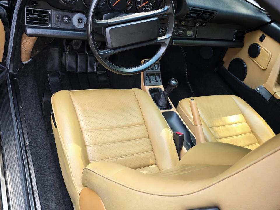 Bild 16/16 von Porsche 911 Carrera 4 (1990)