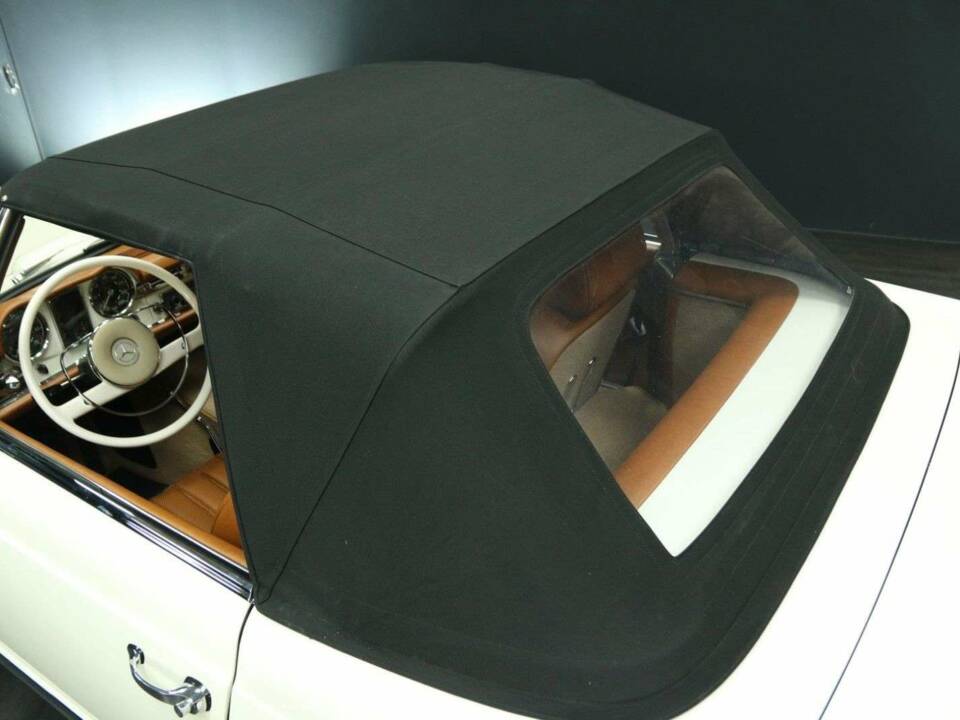 Image 38/50 of Mercedes-Benz 230 SL (1965)