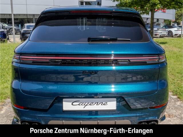 Immagine 4/50 di Porsche Cayenne Turbo E-Hybrid (1900)