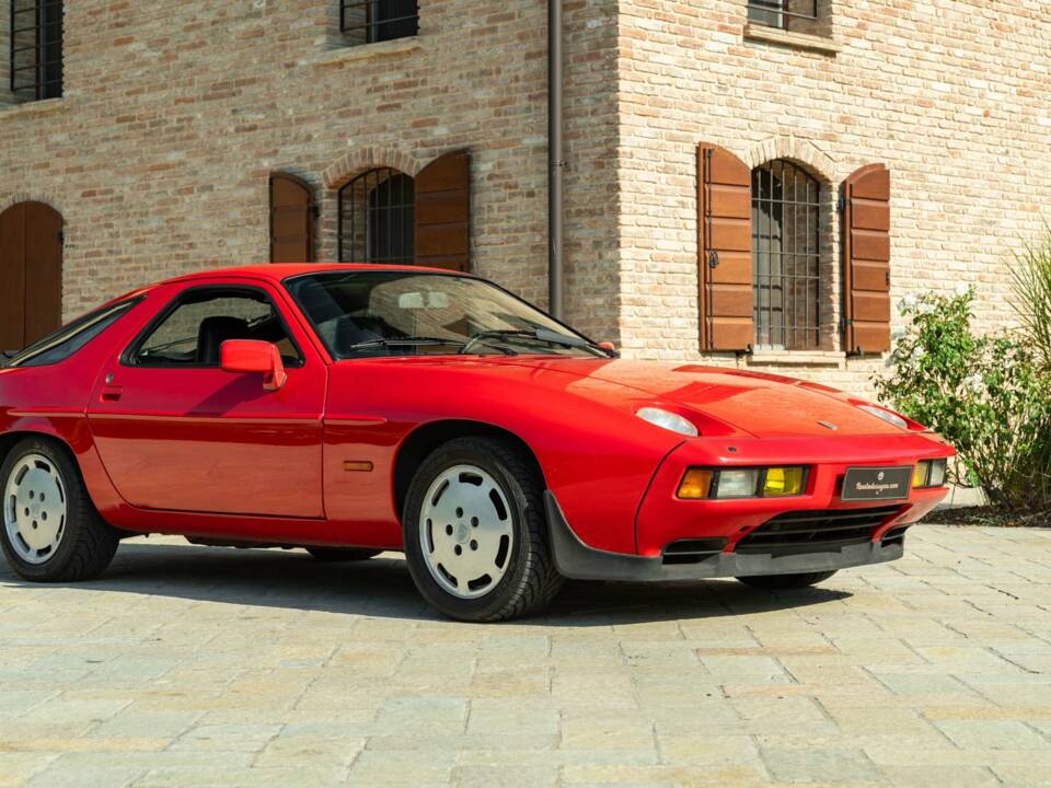 Imagen 2/50 de Porsche 928 S (1984)