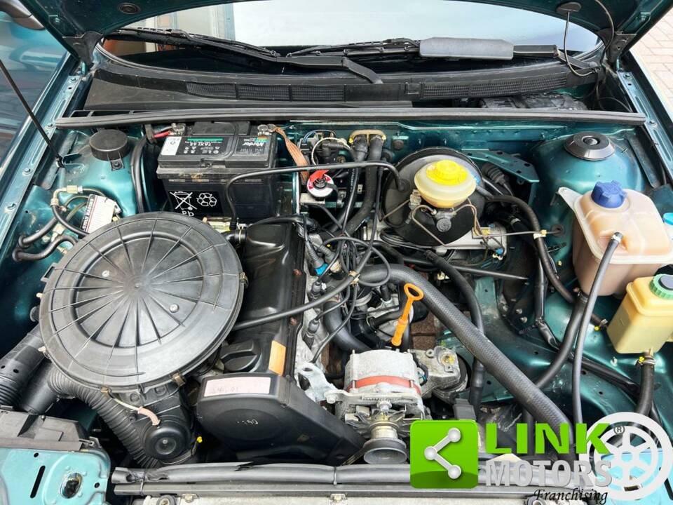 Bild 9/10 von Audi 80 - 2.0 E (1992)