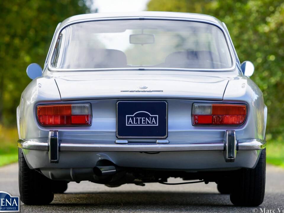 Bild 57/62 von Alfa Romeo 2000 GT Veloce (1974)