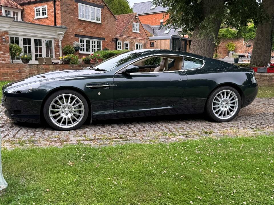 Image 8/43 of Aston Martin DB 9 (2008)