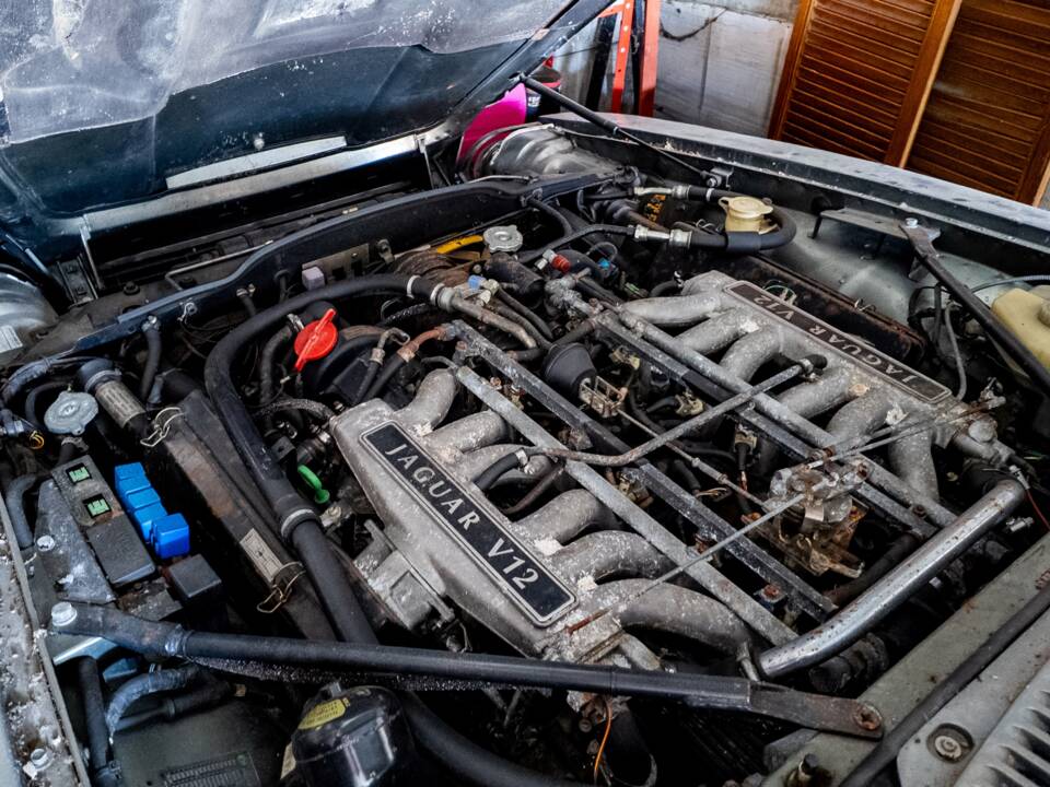 Image 4/34 of Jaguar XJS 5.3 V12 (1992)