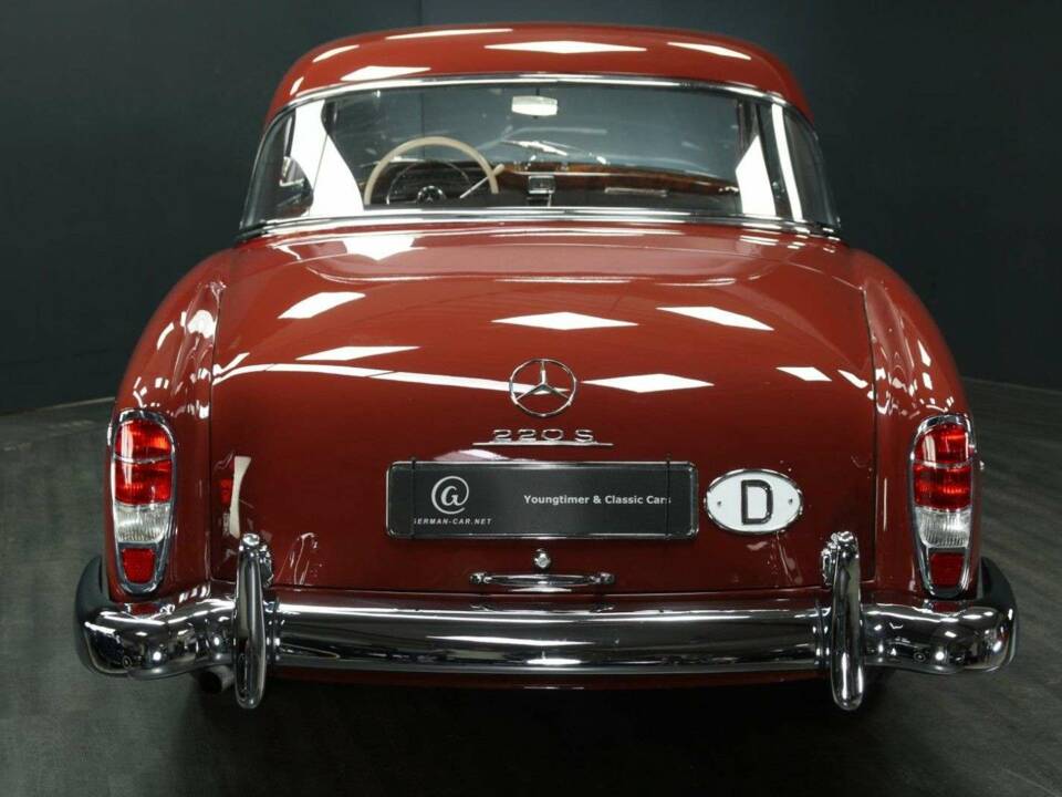 Imagen 5/50 de Mercedes-Benz 220 S (1957)
