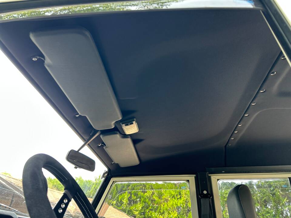 Bild 15/46 von Land Rover Defender 130 Double Cab (1998)