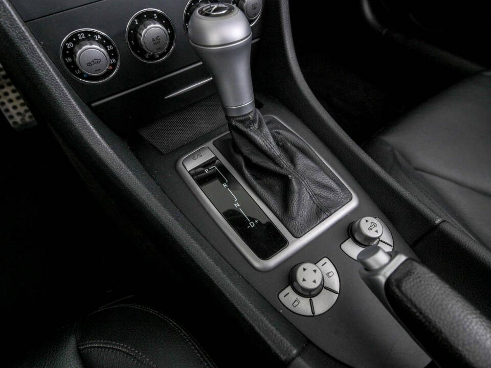 Immagine 20/50 di Mercedes-Benz SLK 200 Kompressor (2007)