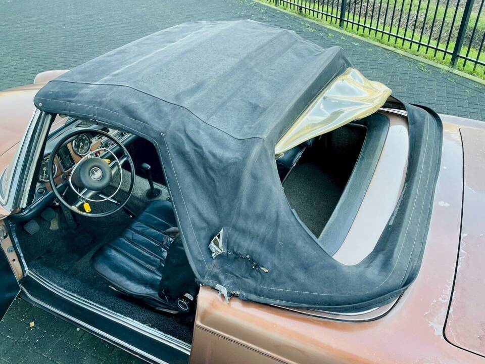 Image 15/36 of Mercedes-Benz 280 SL (1970)