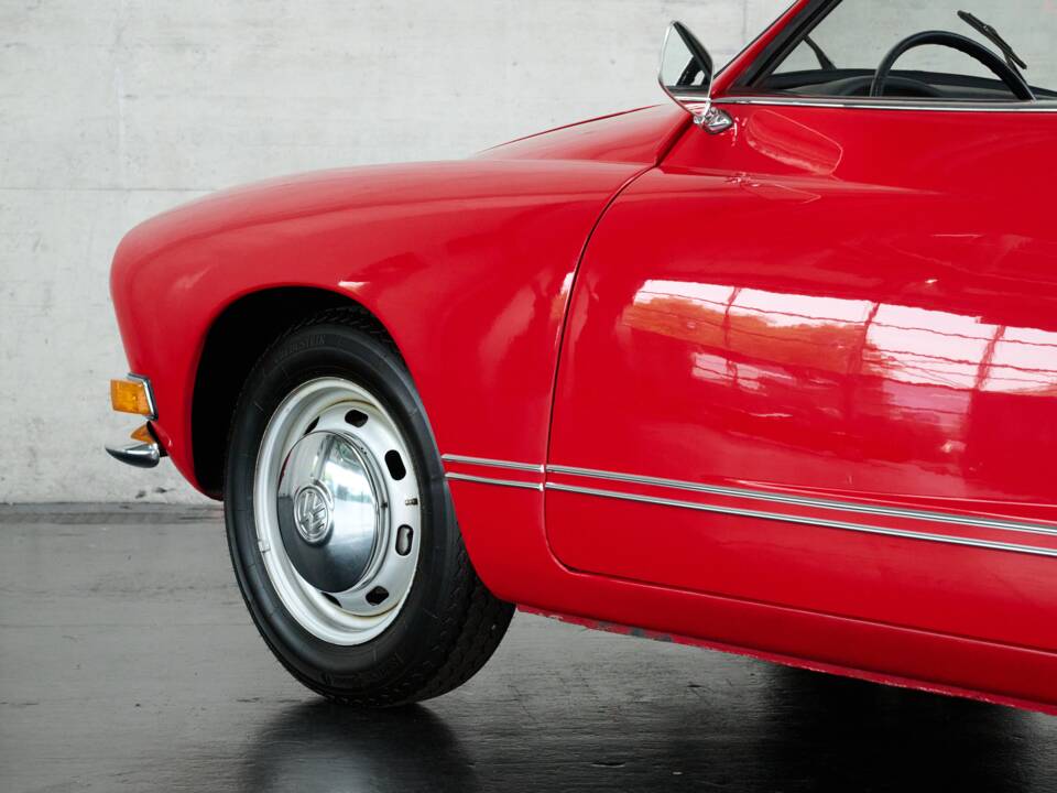 Image 13/50 of Volkswagen Karmann Ghia 1500 (1971)