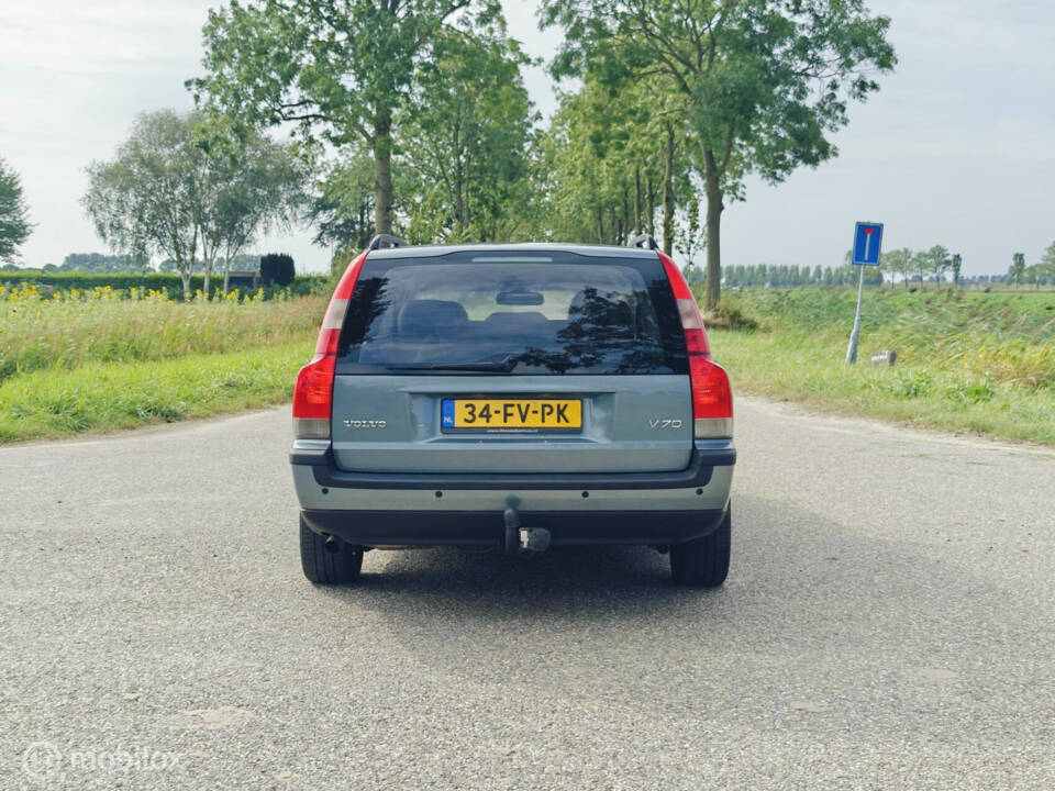 Afbeelding 8/39 van Volvo V 70 2.4 (2000)