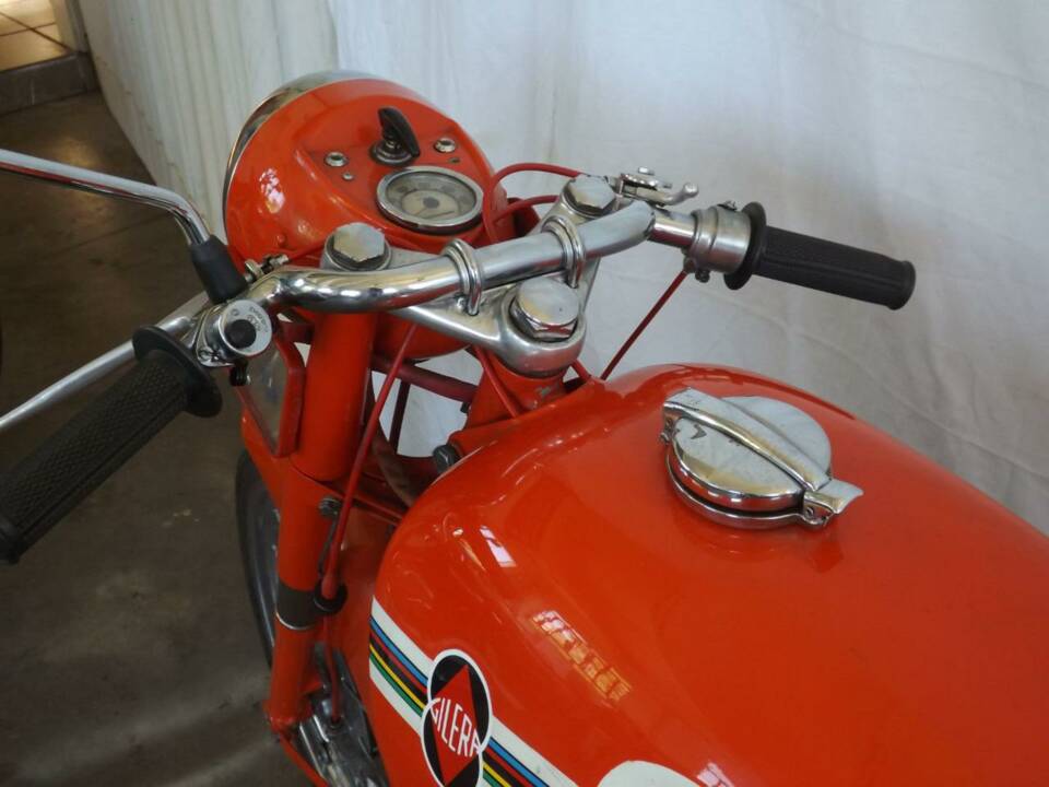 Image 41/50 de Gilera Giubileo 150 (1963)
