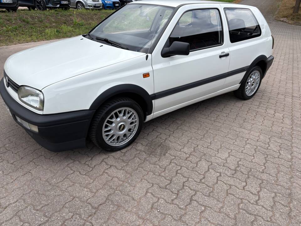 Immagine 10/26 di Volkswagen Golf III 1.8 (1993)