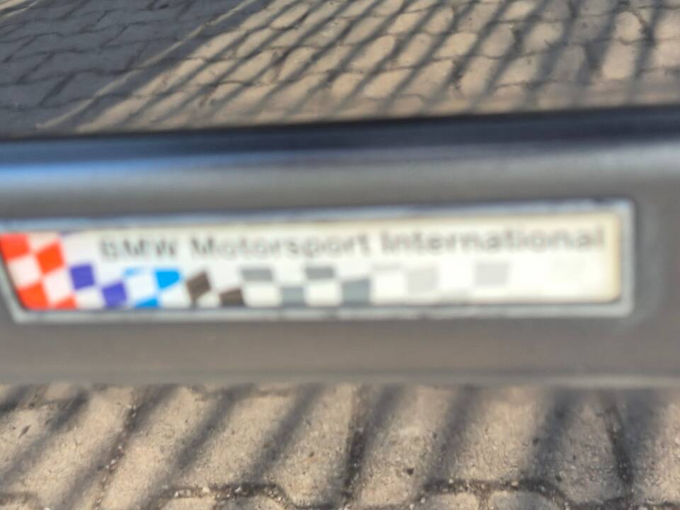 Image 16/49 of BMW 318is "Class II" (1994)