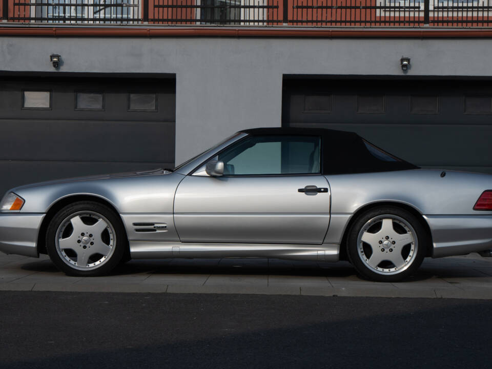 Bild 29/75 von Mercedes-Benz SL 500 (1997)
