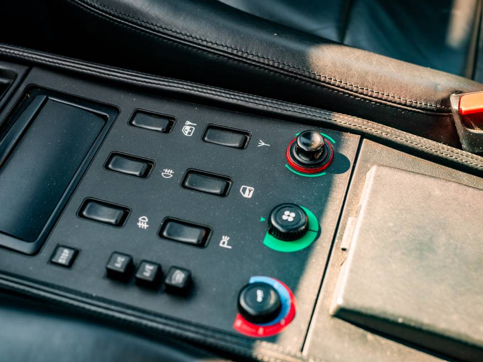 Immagine 28/50 di Ferrari Mondial T (1992)