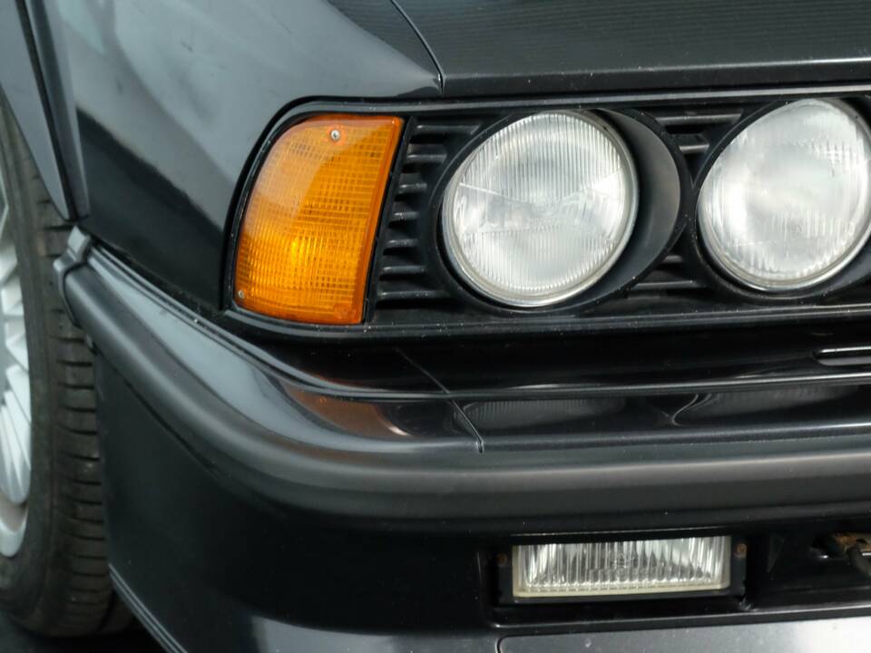 Image 25/35 of BMW M 635 CSi (1984)