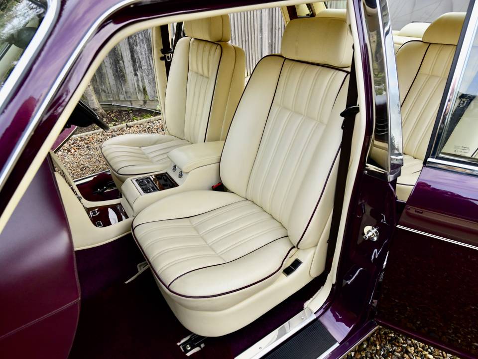 Image 29/50 of Rolls-Royce Silver Spur IV (1997)