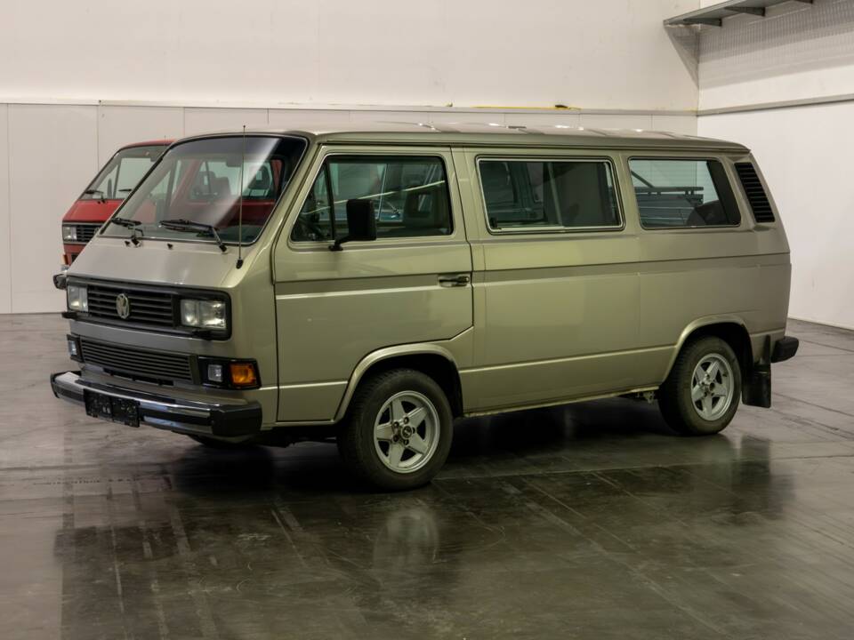 Bild 6/20 von Volkswagen T3 Caravelle wbx6 3.2 Oettinger (1991)